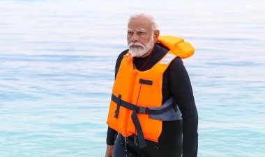Modi jumped into the Indian Ocean, and a tsunami is wiping out the Maldives.