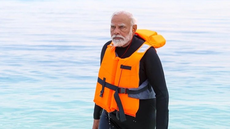 Modi jumped into the Indian Ocean, and a tsunami is wiping out the Maldives.